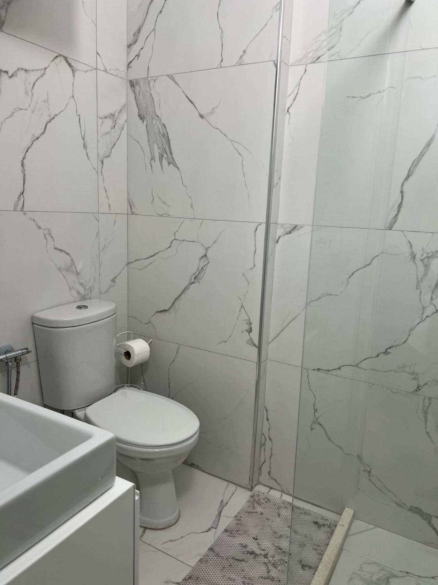 Klar Few Steps From The Apartment Durres